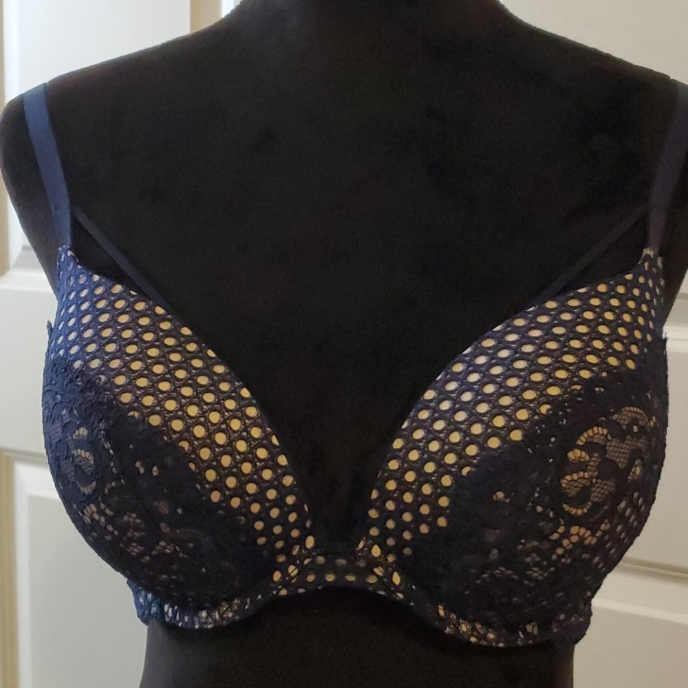 NWT Victoria's Secret Very Sexy Push Up Bra